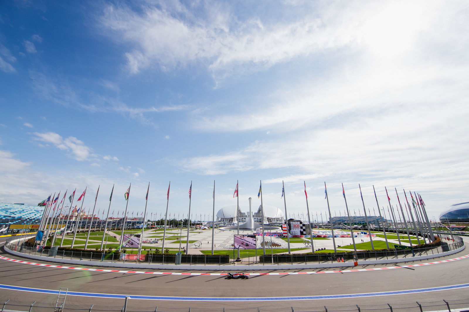  De Vries beats Norris to F2 pole in Russia 