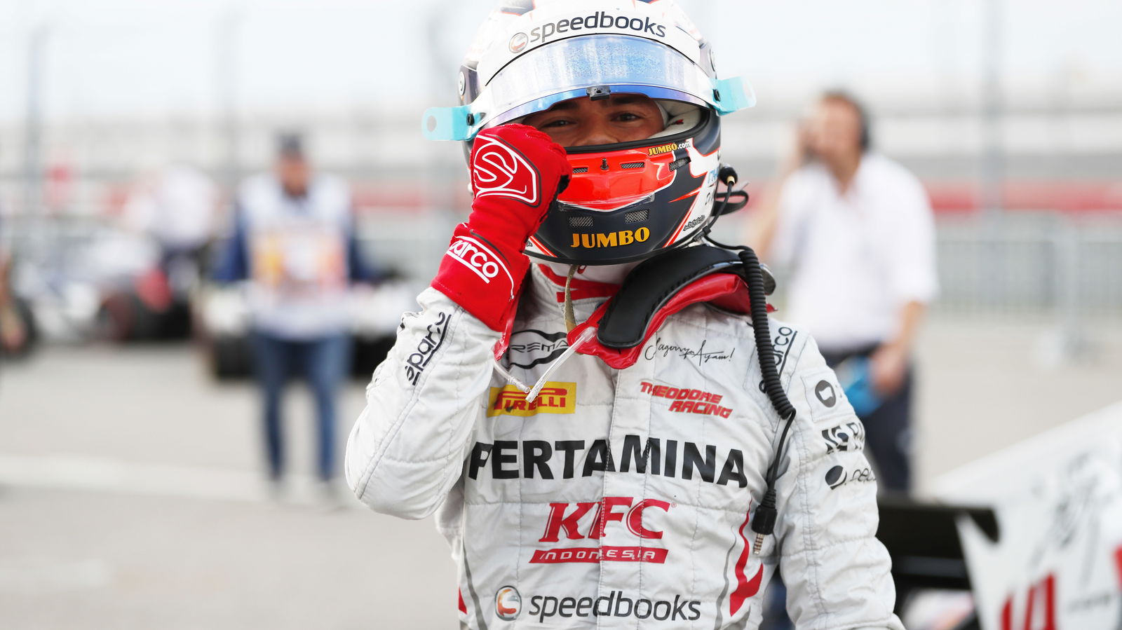  De Vries beats Norris to F2 pole in Russia 