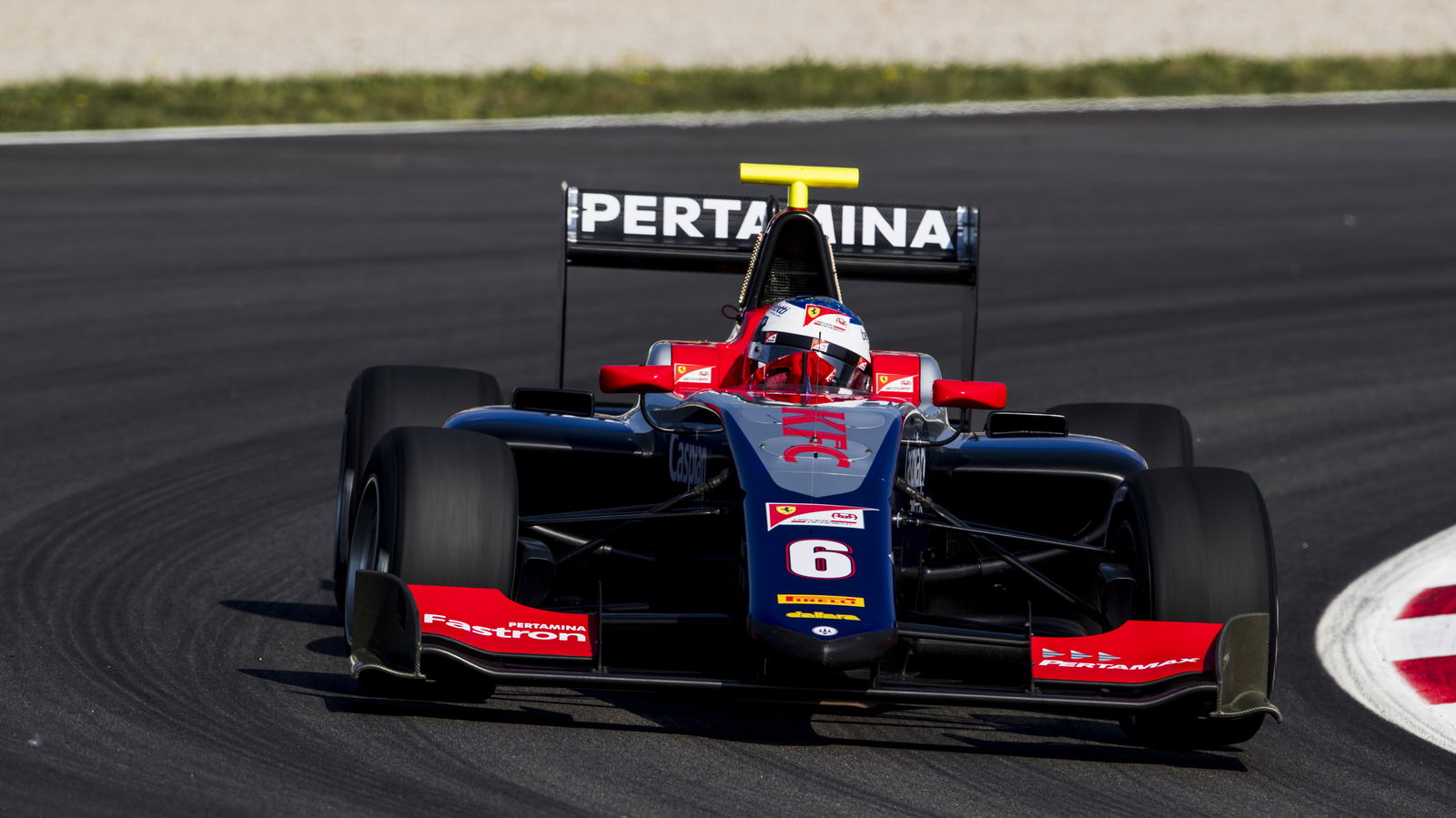 Alesi holds firm for GP3 victory in Barcelona
