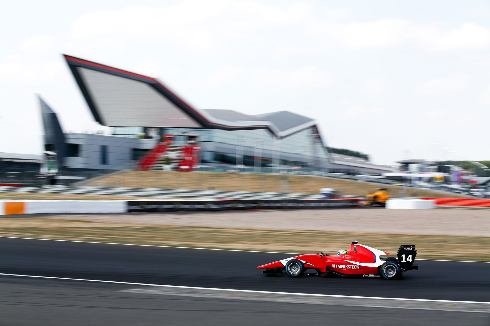 Piquet holds off Alesi for maiden GP3 victory at Silverstone 