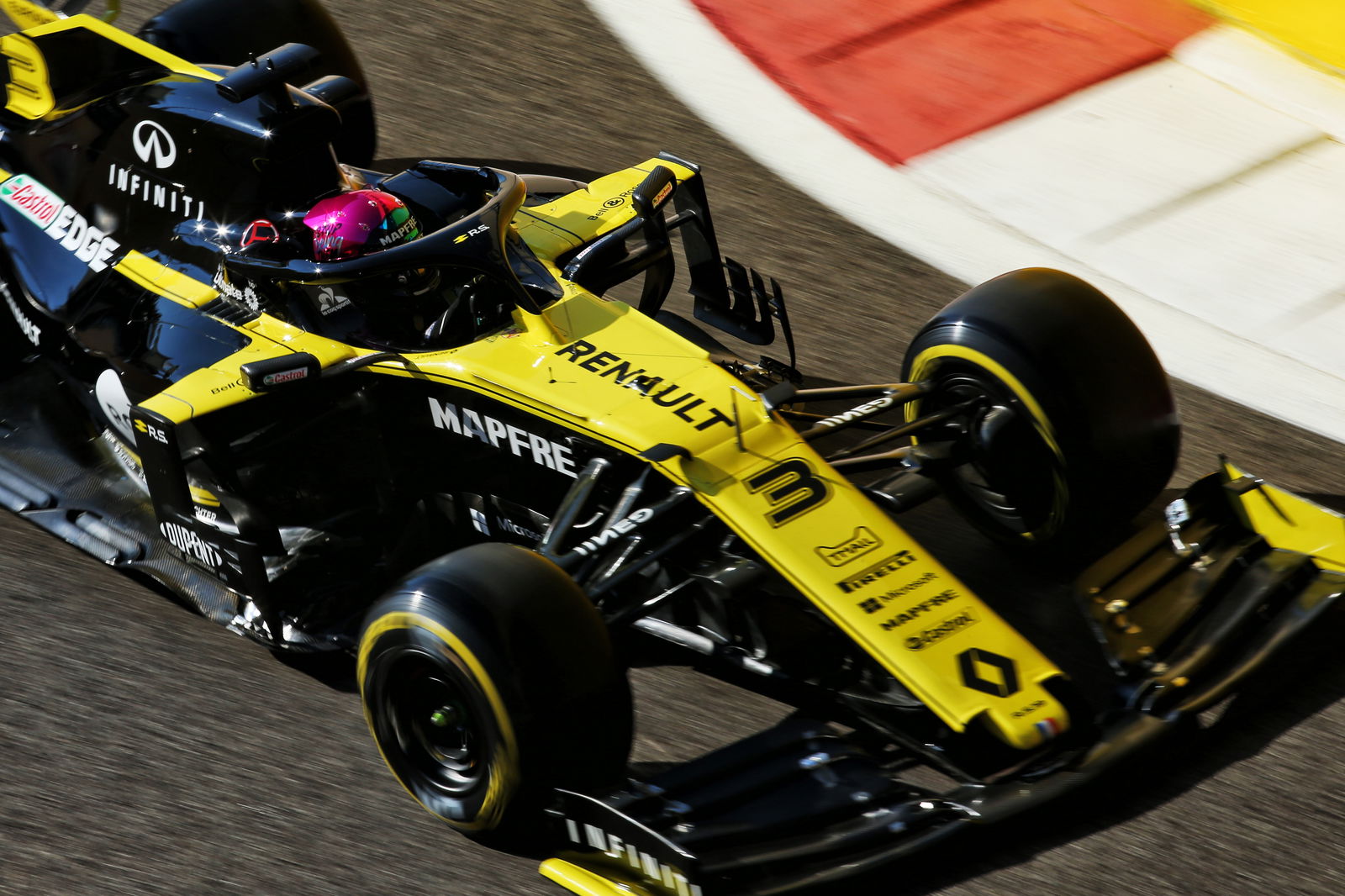 Verstappen edges Hamilton to lead final Abu Dhabi F1 practice