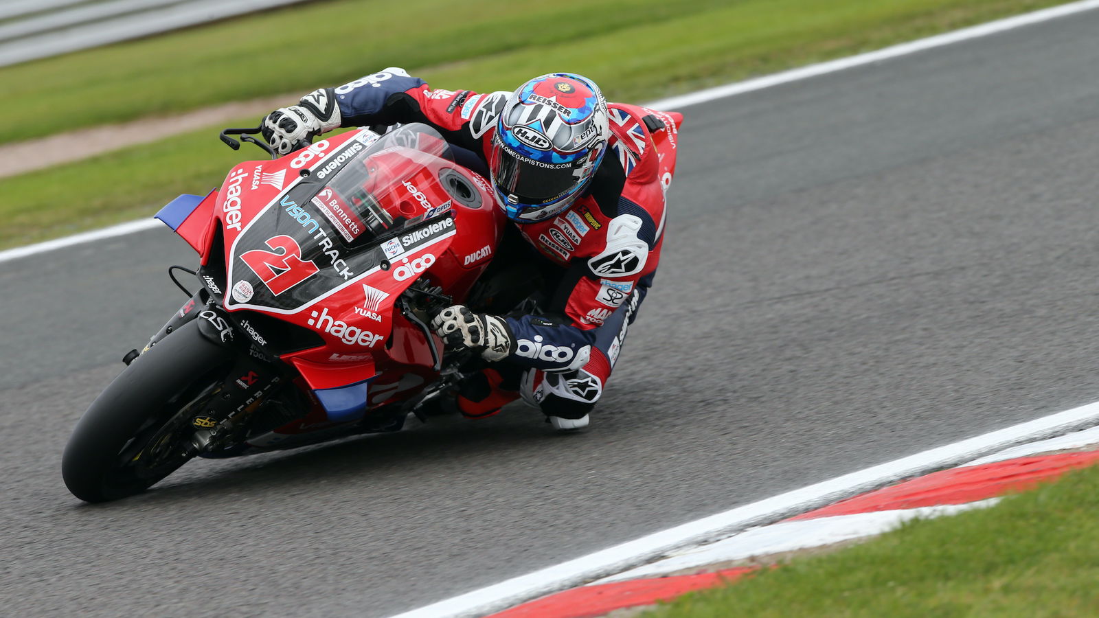 Missed opportunities for Visiontrack’s Brookes and Iddon at Oulton Park