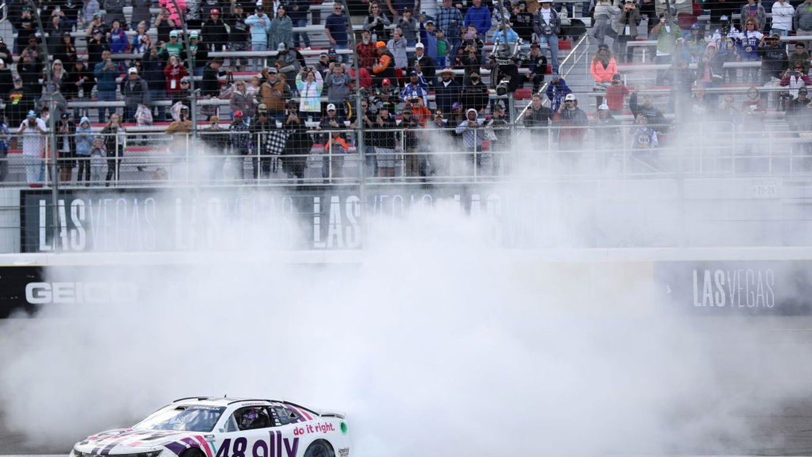 Alex Bowman Outduels Teammate Kyle Larson for Las Vegas Win