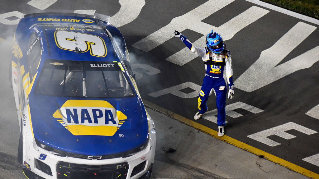 NASCAR Cup: Elliott Menangi Balapan Larut Malam Nashville