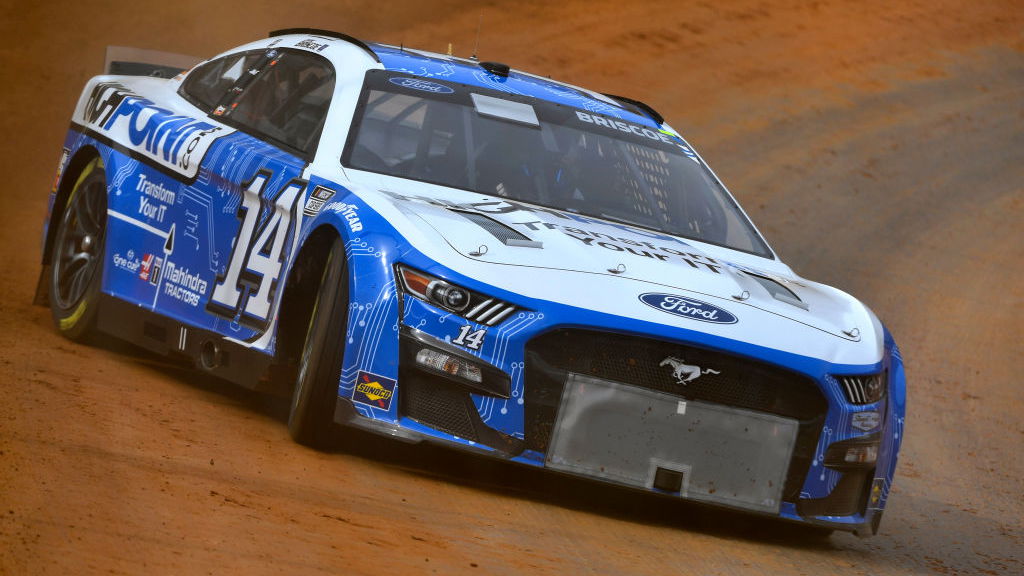 Drivers Challenged in Friday Practice on Bristol Dirt