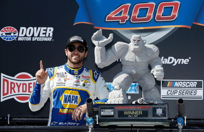 Chase Elliott Menaklukkan Balapan Monster Mile yang Ditunda