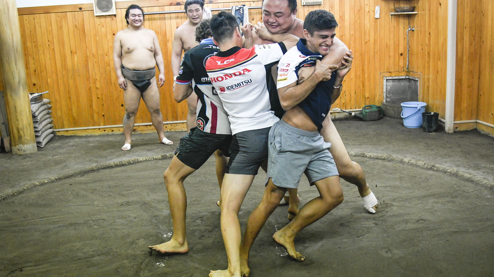 MotoGP menghadapi Sumo di Tokyo!