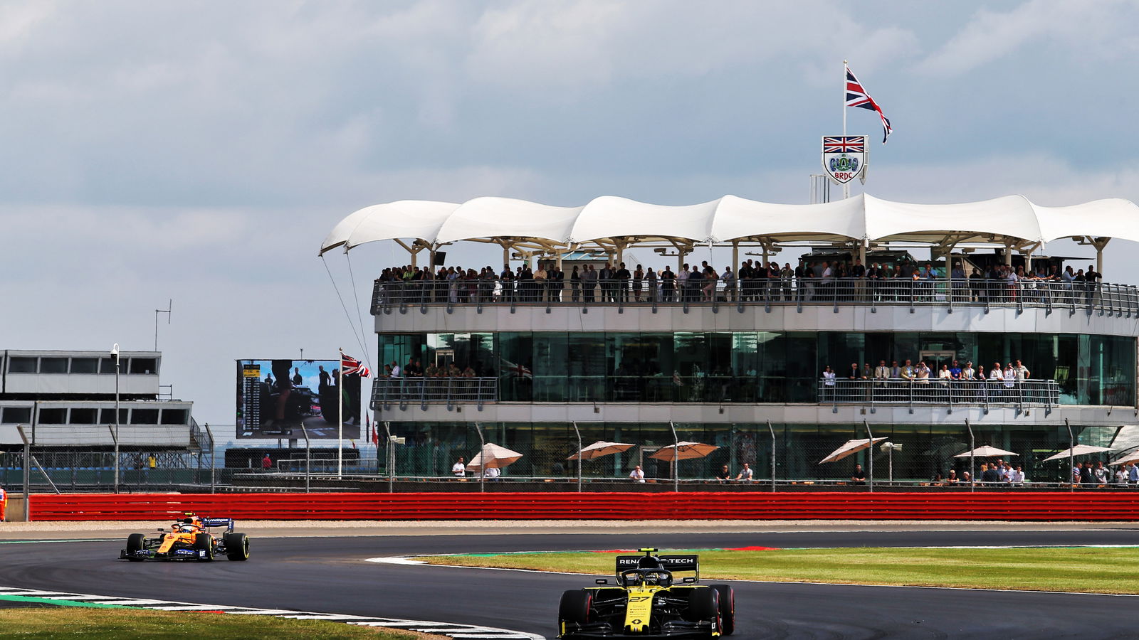 McLaren: Melawan pemasok mesin F1 Renault 'tidak rumit'