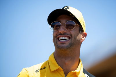 Ricciardo “growing in confidence” after tough start at Renault