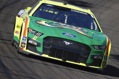 NASCAR Cup Series: Cristopher Bell Catat Pole di Vegas