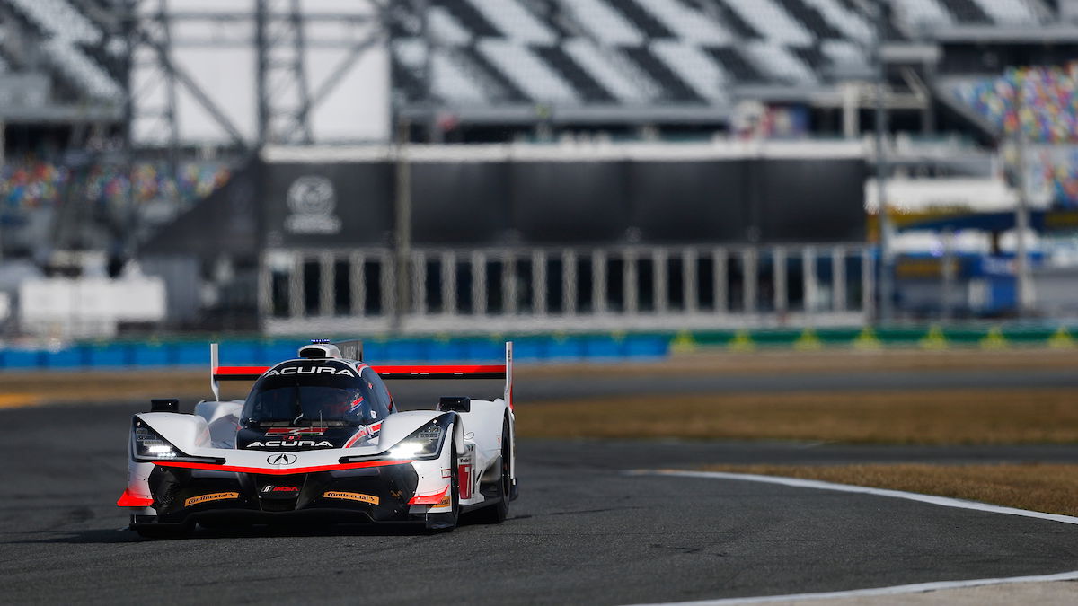 Castroneves paces Daytona FP2, Alonso hits the track