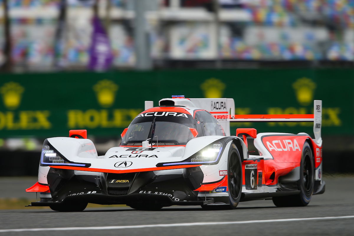 Alonso leads Rolex 24 at four-hour mark