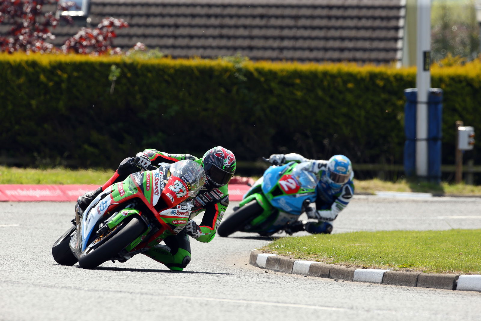 NW200: Irwin edges Hillier in Superbike opener