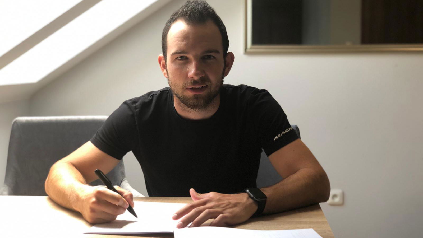WithU mengucapkan selamat tinggal kepada Smith untuk MotoE, tanda pengganti