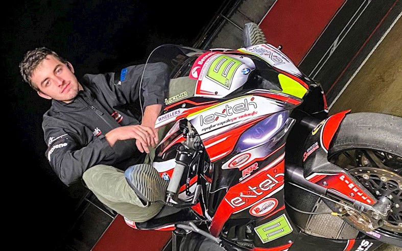Mossey back on  Kawasaki for 2021 BSB with DB Racing, Kennedy to BritishSSP