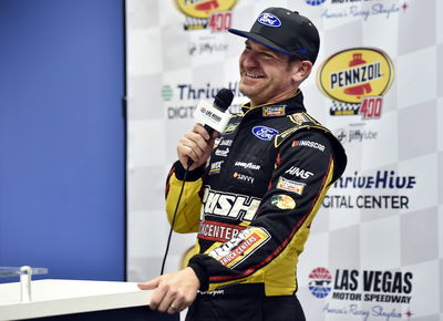 Clint Boywer mengungguli Kyle Busch untuk pole All-Star