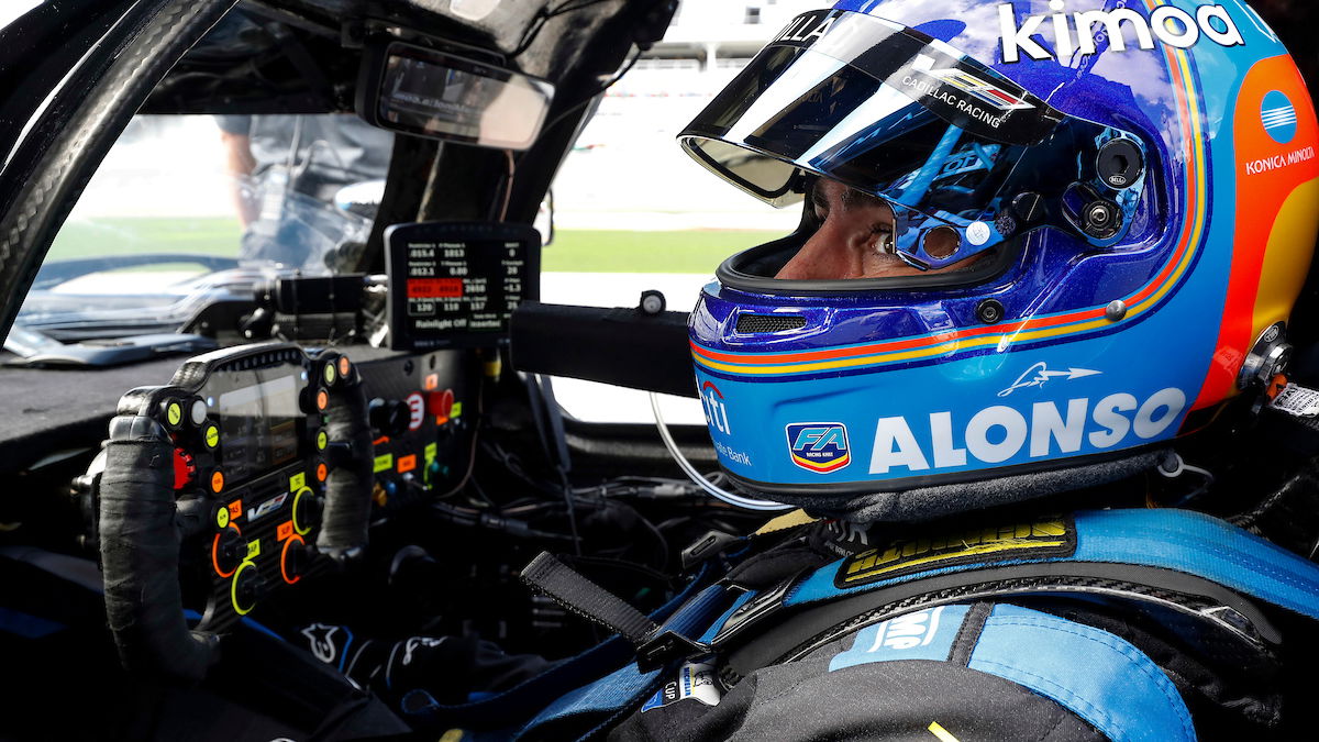 Alonso leads Rolex 24 at four-hour mark
