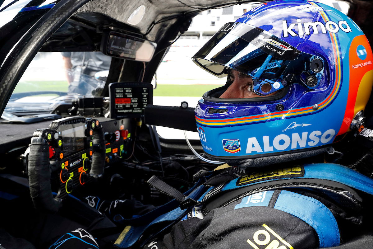 Acura mempertahankan keunggulan Rolex 24 saat Alonso memulai tugas pertamanya