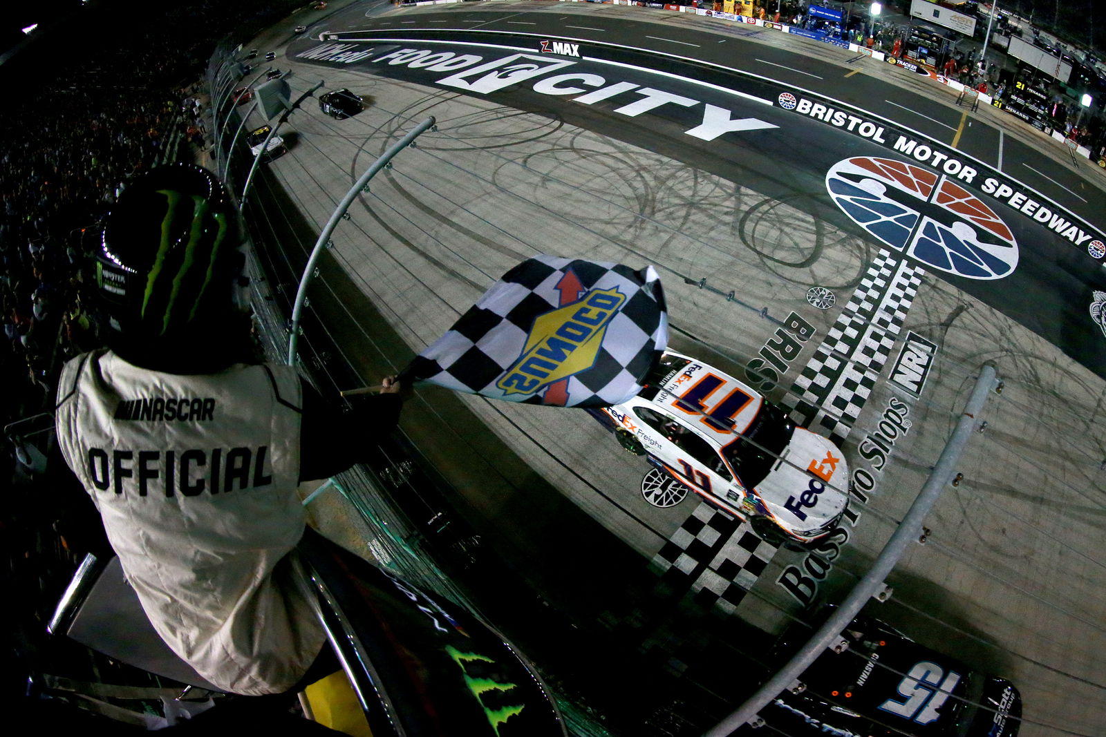 Bass Pro Shops NRA Night Race - Hasil Kualifikasi