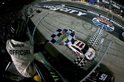 Denny Hamlin outduels Matt DiBenedetto for Bristol night race victory