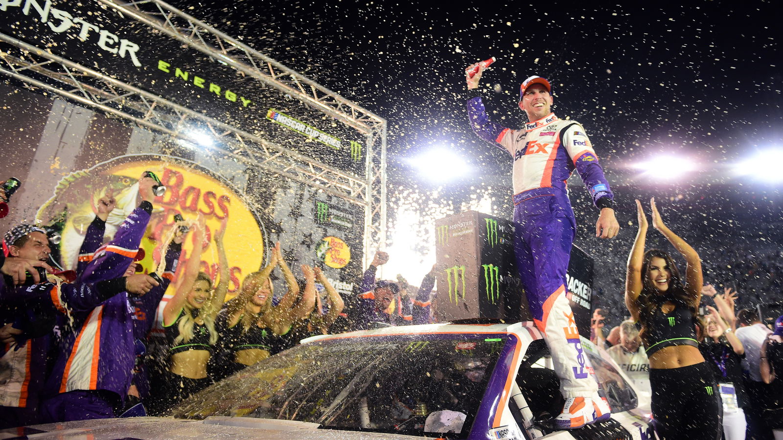 Bass Pro Shops NRA Night Race - Hasil Balapan