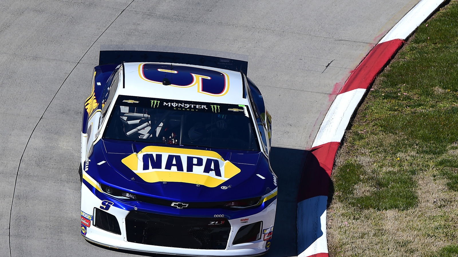 Chase Elliott pips William Byron for Bristol Pole