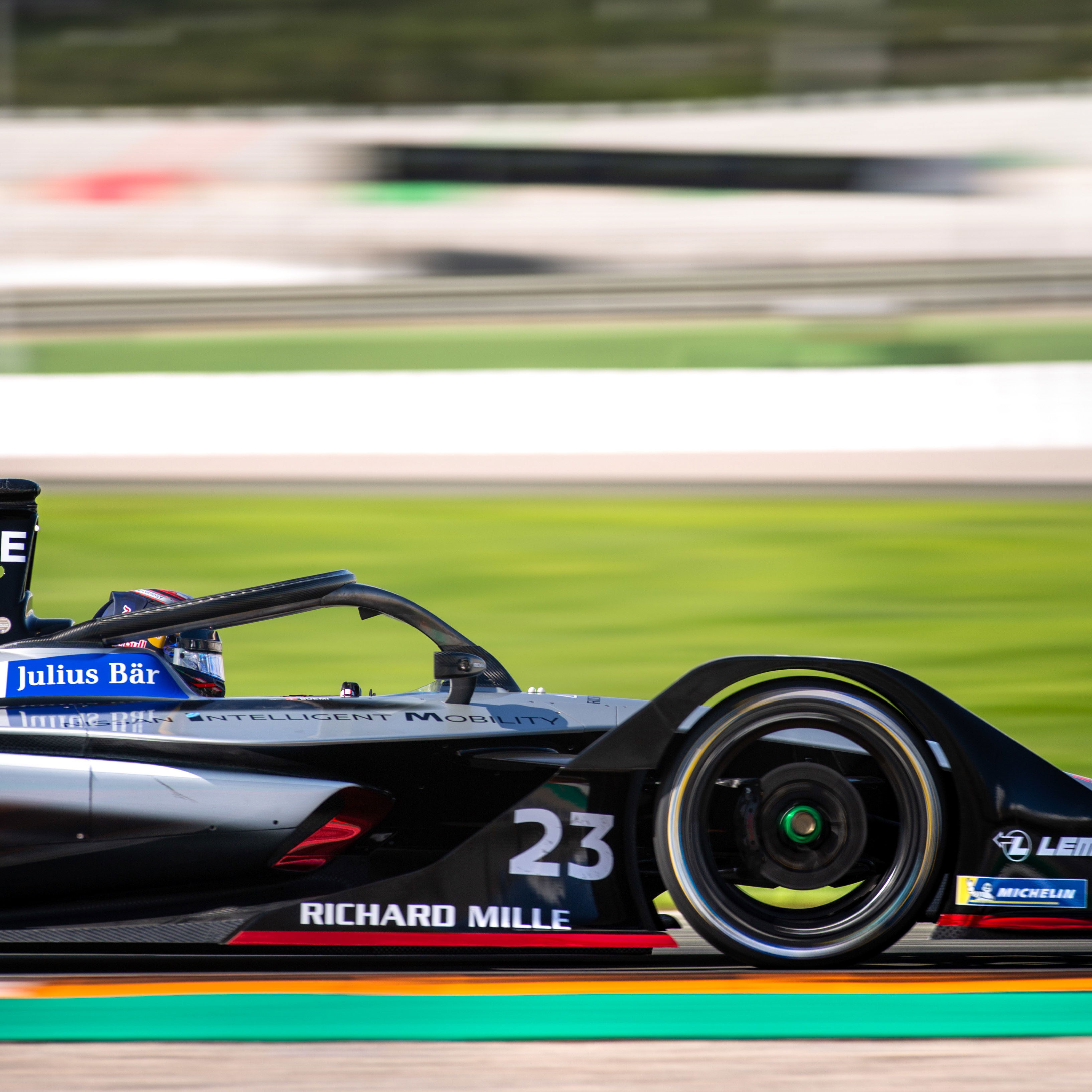 Nissan mempertahankan Buemi, Rowland untuk FE Season 6