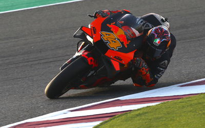 KTM: 'Acceleration based on turning', 8 equal bikes