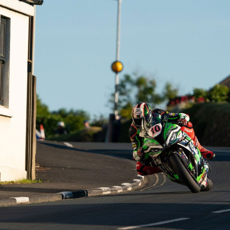 Isle of Man TT 2022 [30/5]: Hickman Tembus 210 km/jam