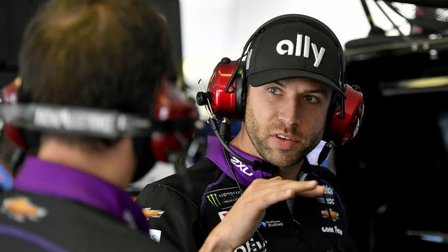 Cliff Daniels menunjuk kepala kru Jimmie Johnson