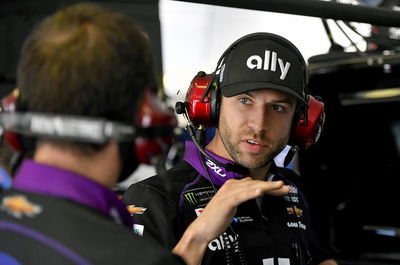 Cliff Daniels menunjuk kepala kru Jimmie Johnson