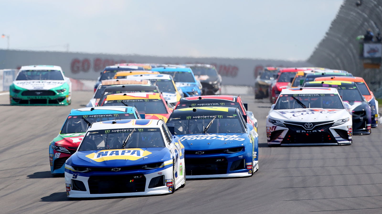 Chase Elliott tak terkalahkan untuk tahun kedua berturut-turut di Watkins Glen