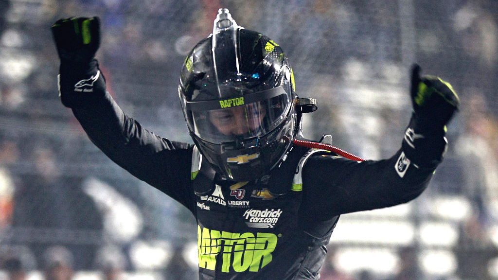 William Byron Takes The Checkered Flag at Martinsville