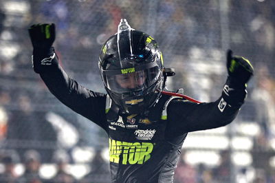 NASCAR Cup: Byron Meraih Keemenangan Dominan di Martinsville