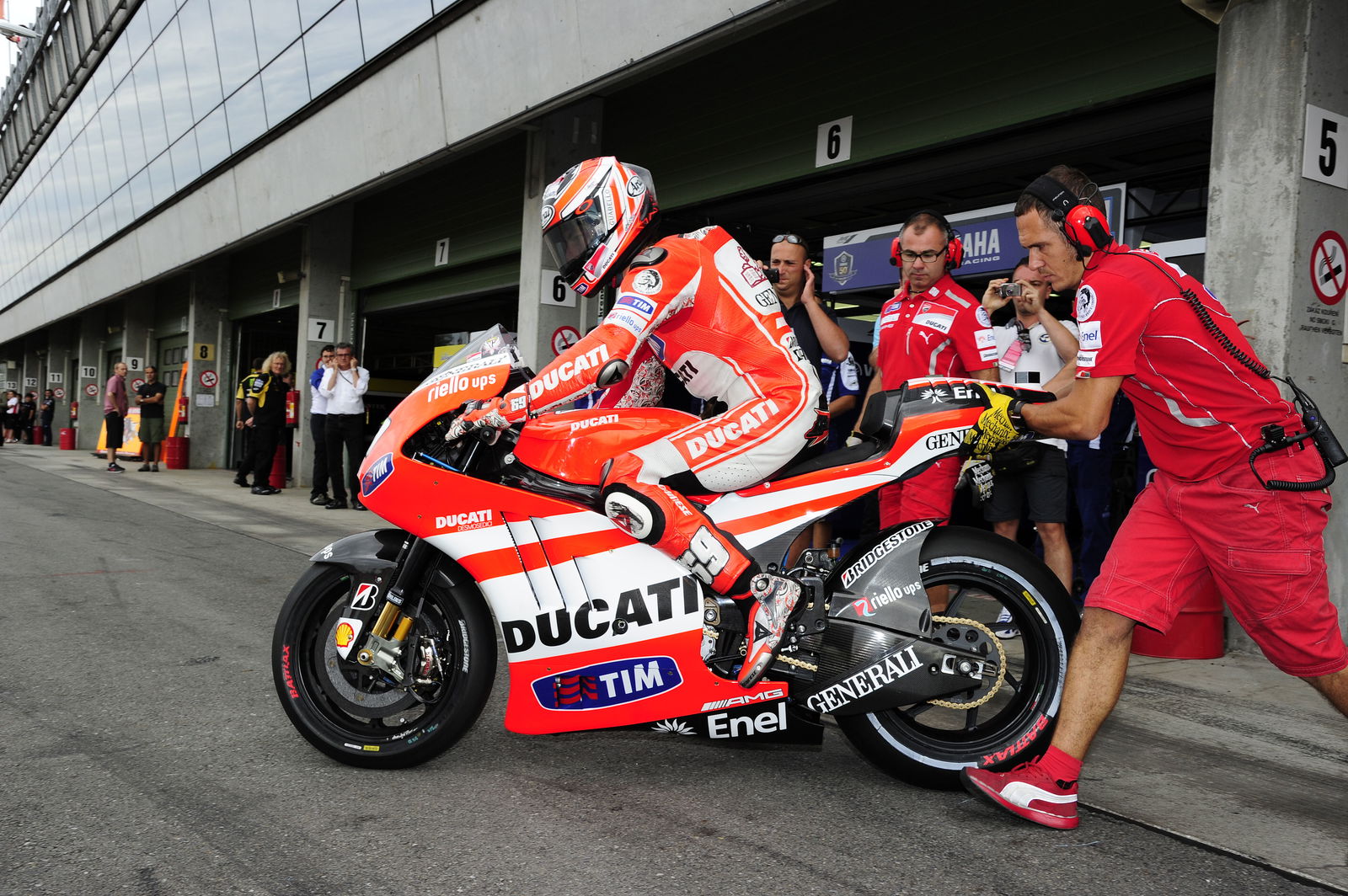 Hayden, Brno MotoGP Test 15 August 2011