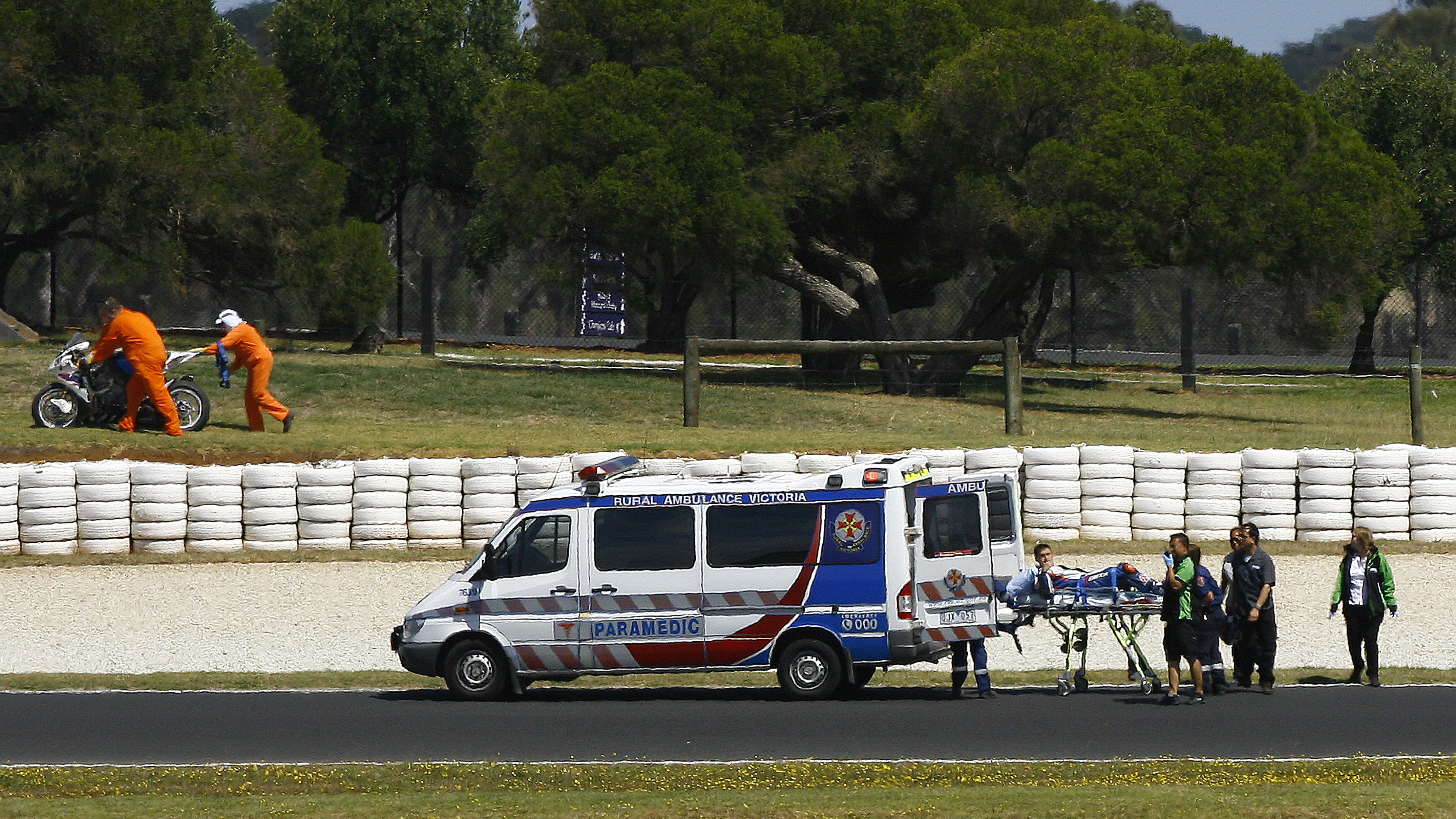 Haslam injured, Australian WSBK tests and race, February 2012
