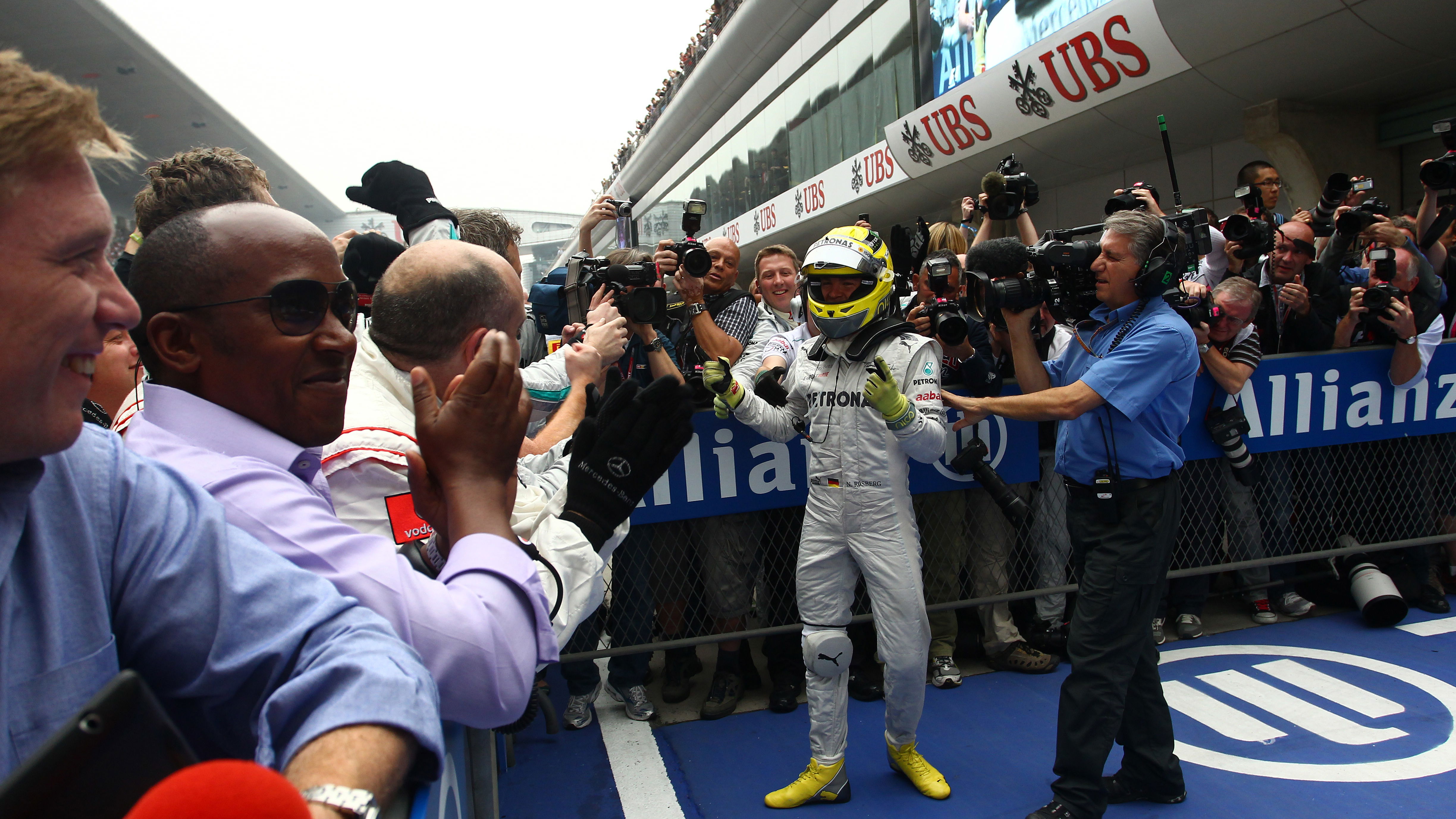 15.04.2012 - Race, winner Nico Rosberg (GER) Mercedes AMG F1 W03 is celebrating his victory