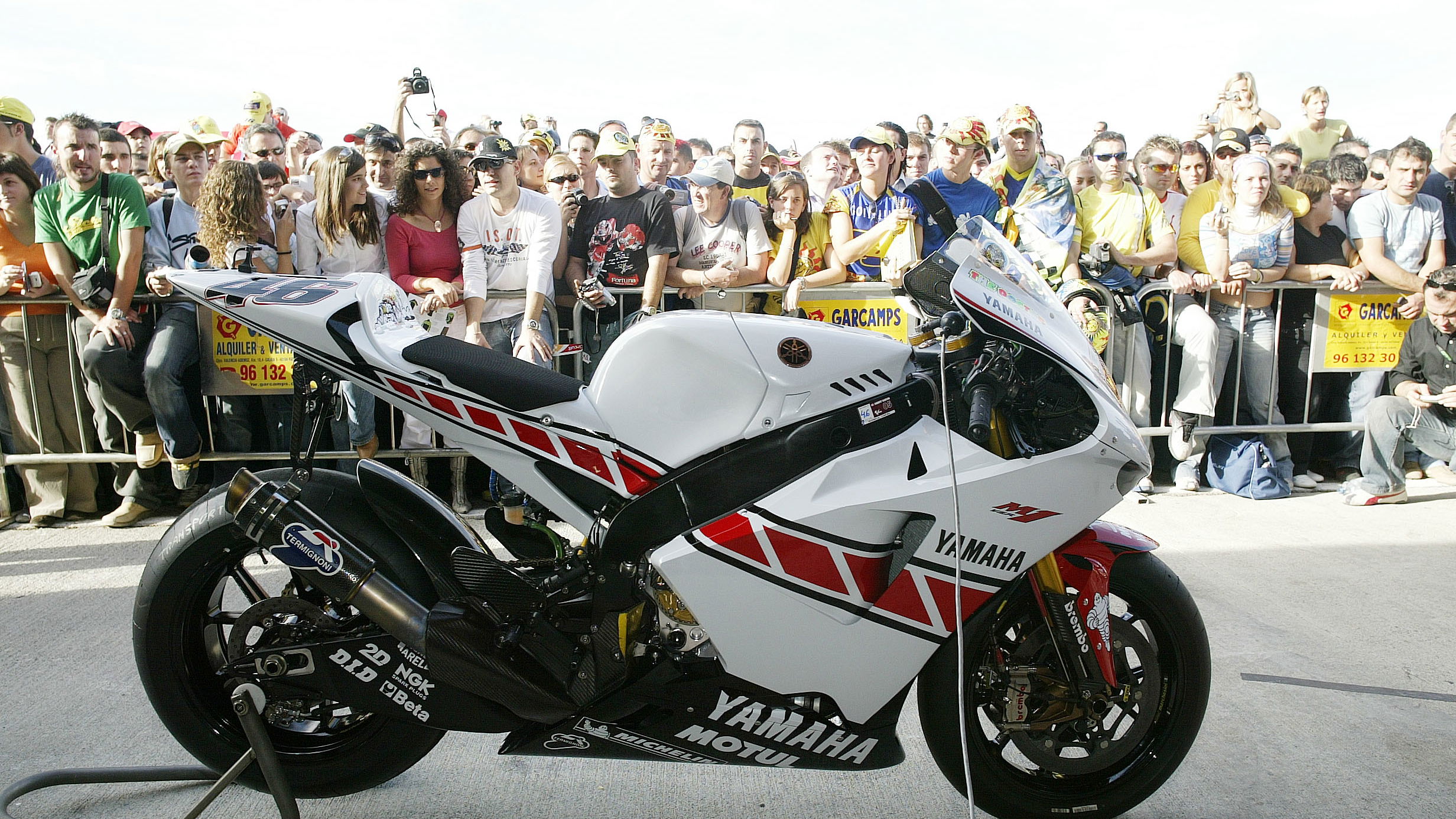 Valentino Rossi`s YZR-M1 in special retro `Yamaha Japan` livery, Valencia MotoGP, 2005