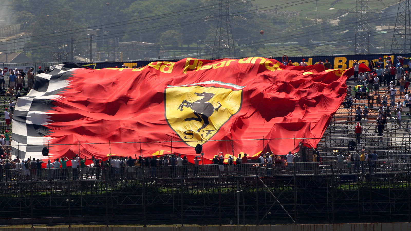 23.11.2012- Free Practice 1, Scuderia Ferrari flag