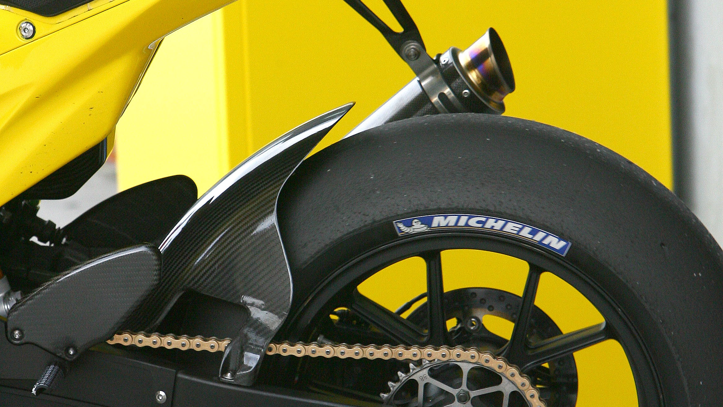 Rossi`s 16-inch rear Michelin, Sepang MotoGP test, Fenruary 2006.