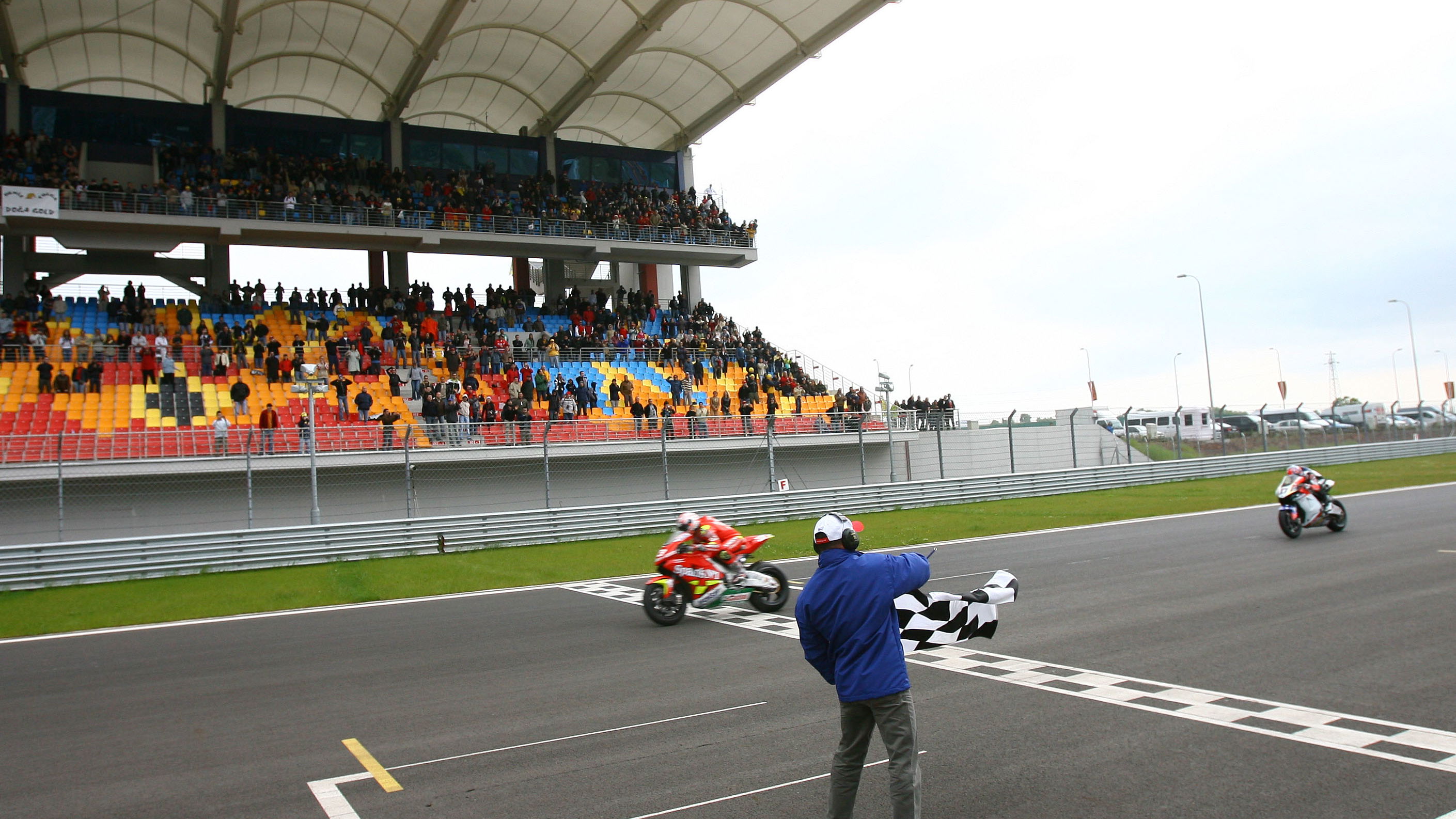 Melandri wins, Stoner second, Turkish MotoGP Race 2006