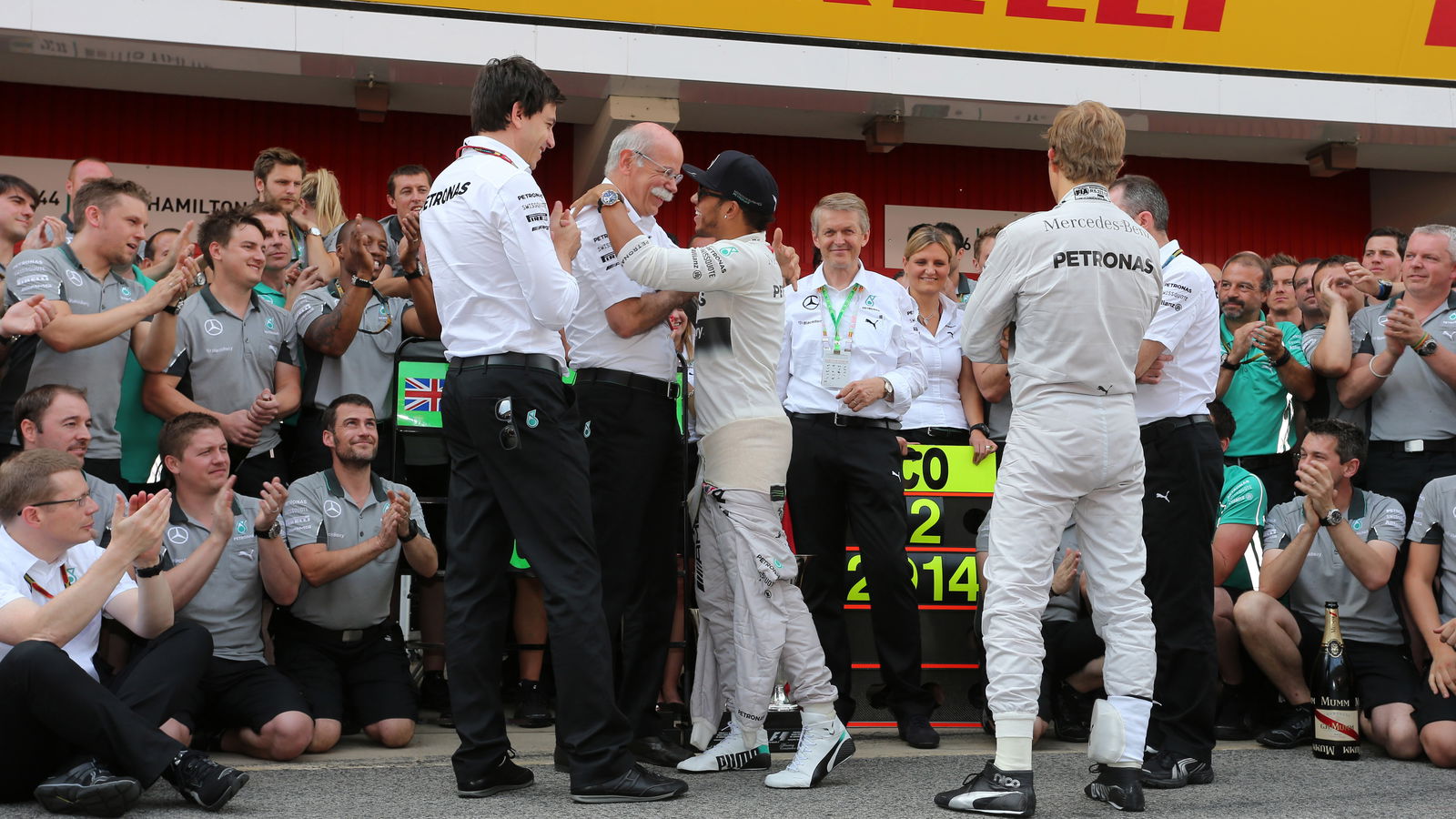 Wolff: Hamilton 'a driving genius'