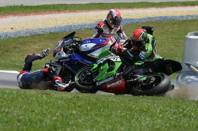 PICS: Baz takes down team-mate Sykes