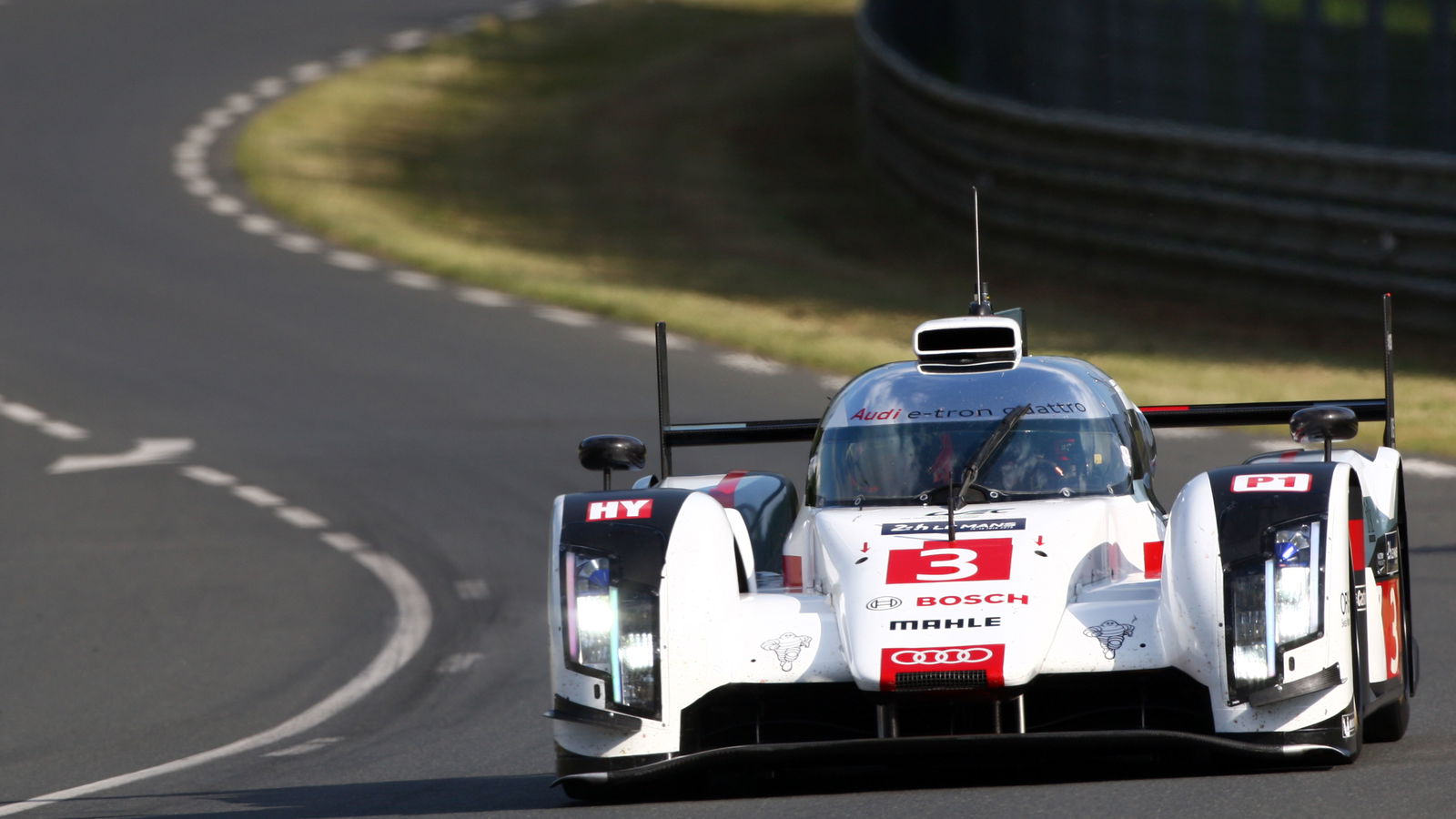 Le Mans 24 Hours: 2 Hours - Lapierre, Bonanomi crash