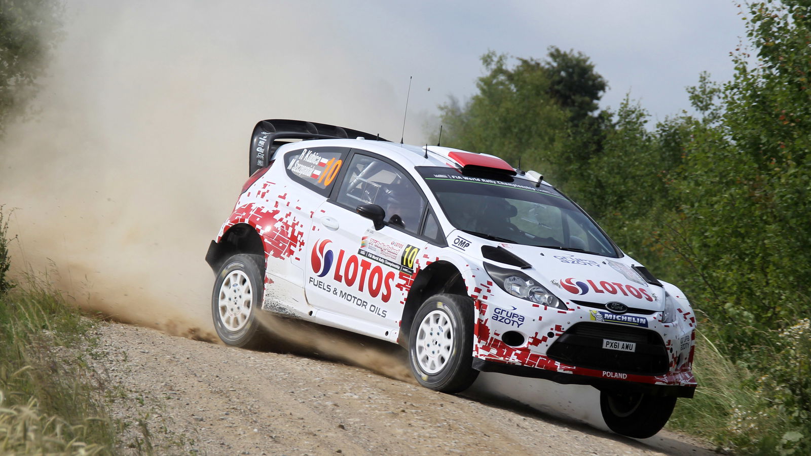 Kubica knocks off a wheel in SS17