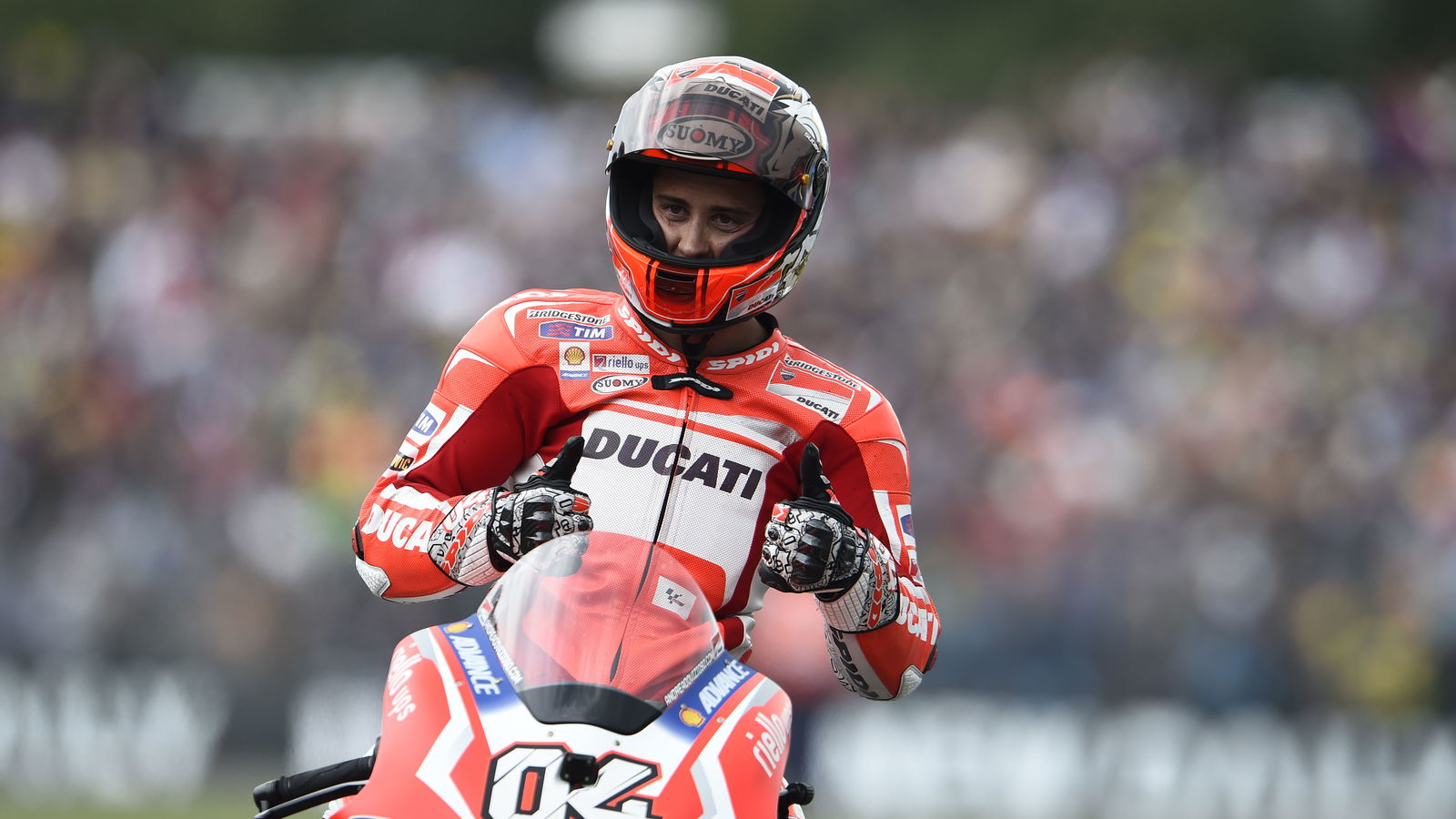 Andrea Dovizioso re-signs for Ducati