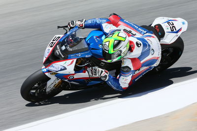 Lowes, Barrier crashes halt second Laguna Seca race