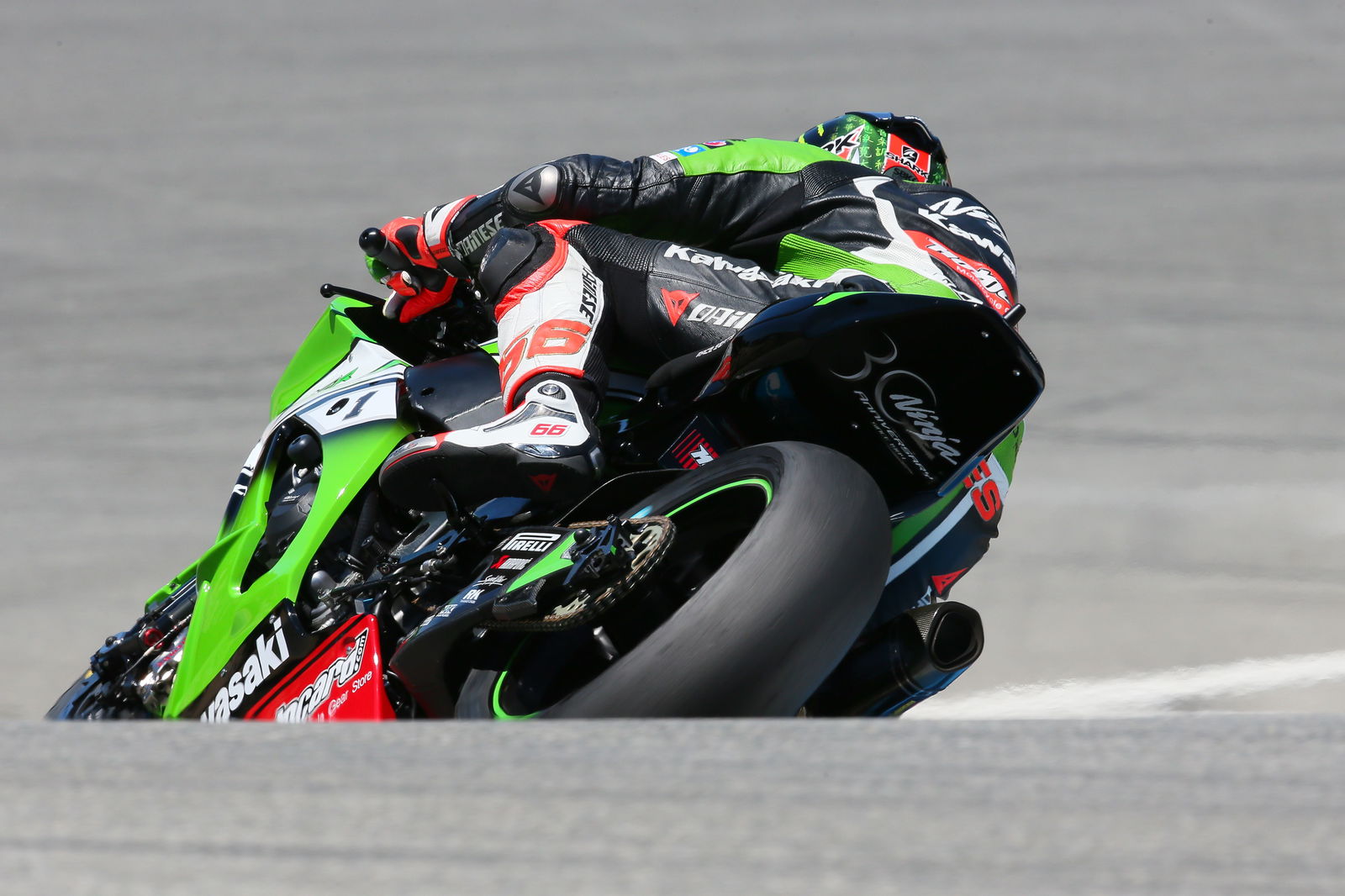 Lowes, Barrier crashes halt second Laguna Seca race