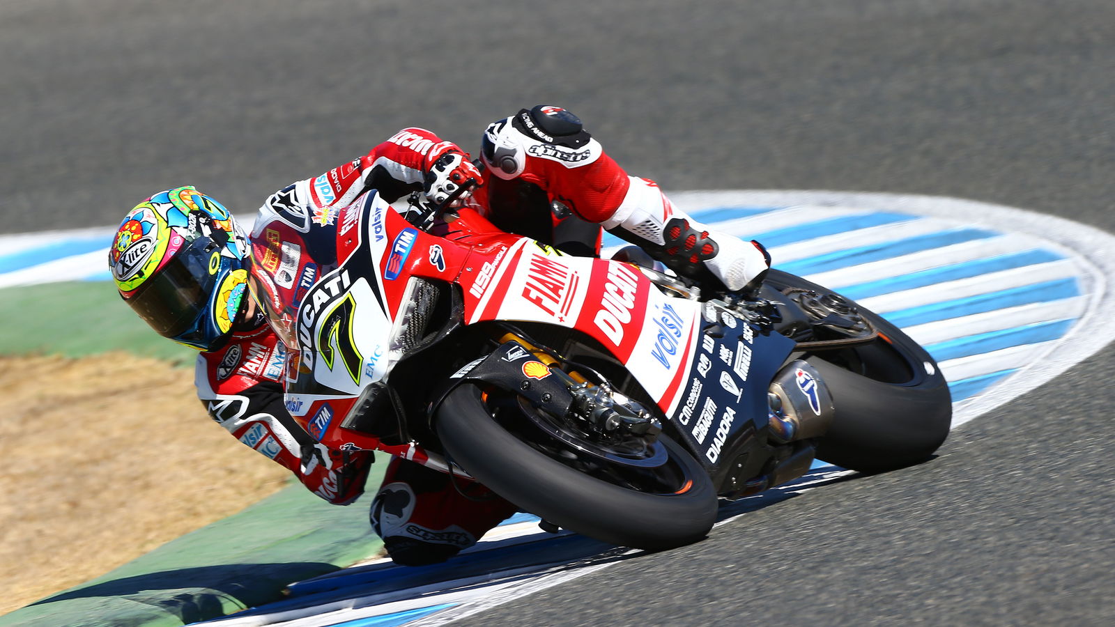 Davies seeking 'two or three tenths' for podium battle