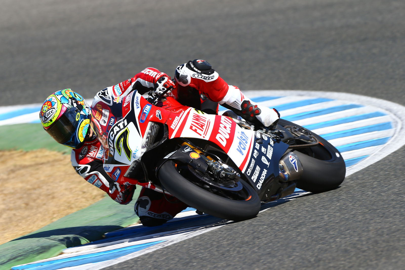 Unassailable Melandri puts Laguna demons to bed